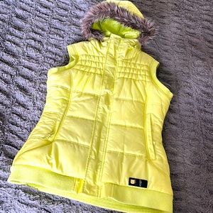 Burton puffer vest M faux fur trim hood fitted neon yellow quilted dry ride 🐰